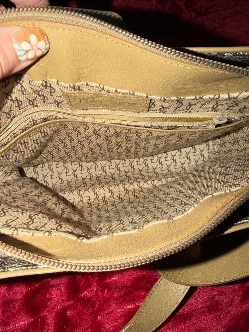 Vintage Yves Saint Laurent shoulder bag - Picture 7 of 16